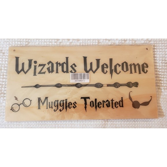 WIZARDS WELCOME Muggles Tolerated Double Sided Plastic Hanging Sign - Picture 1 of 3